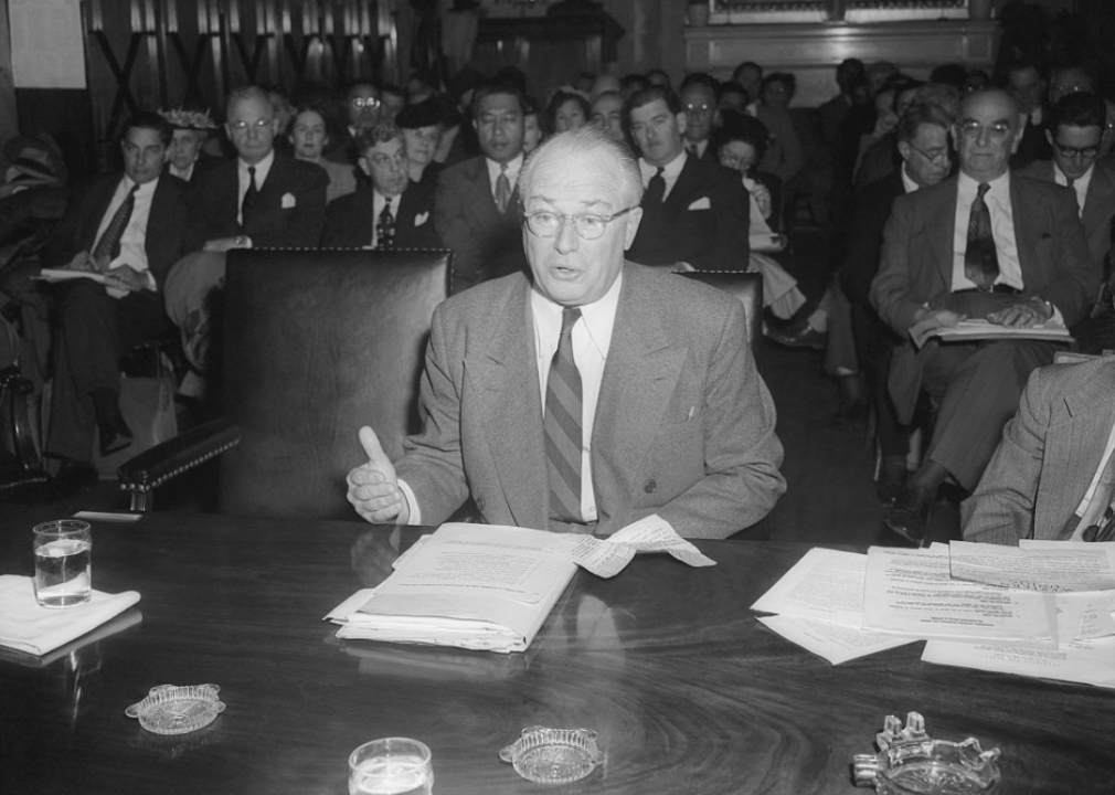 1959: Eisenhower signs a bill making Hawaii a state